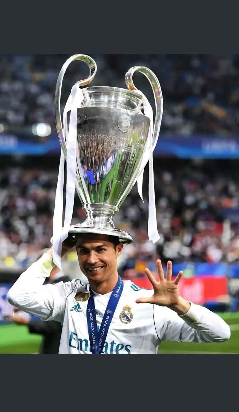 九游官网-C罗重返赛场，最后时刻胜出首场状态出色，拜仁观众沸腾！赛场气氛高涨的简单介绍