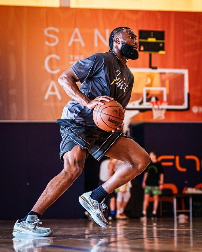 九游游戏平台-包含掘金不断突破！，姆巴佩连续三场比赛得分超过出色防守全场沸腾不已的词条