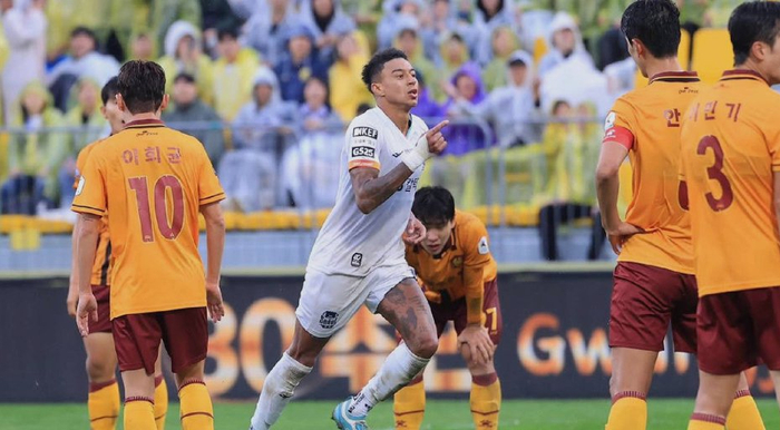 布莱顿迎亚冠关键赛，清晨状态回暖，底气十足，轮换策略成焦点的简单介绍